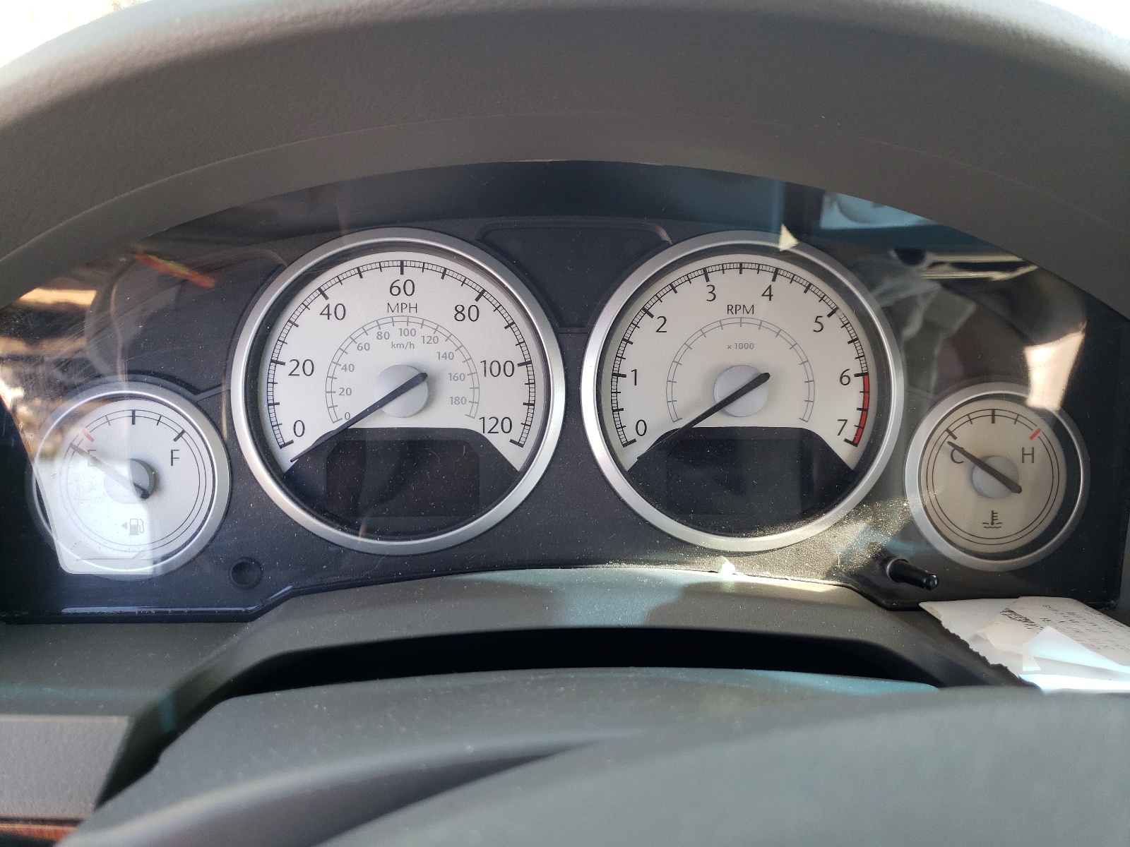 Photo 8 from auction – 2008 CHRYSLER TOWN & COU with VIN 2A8HR54P88R663453