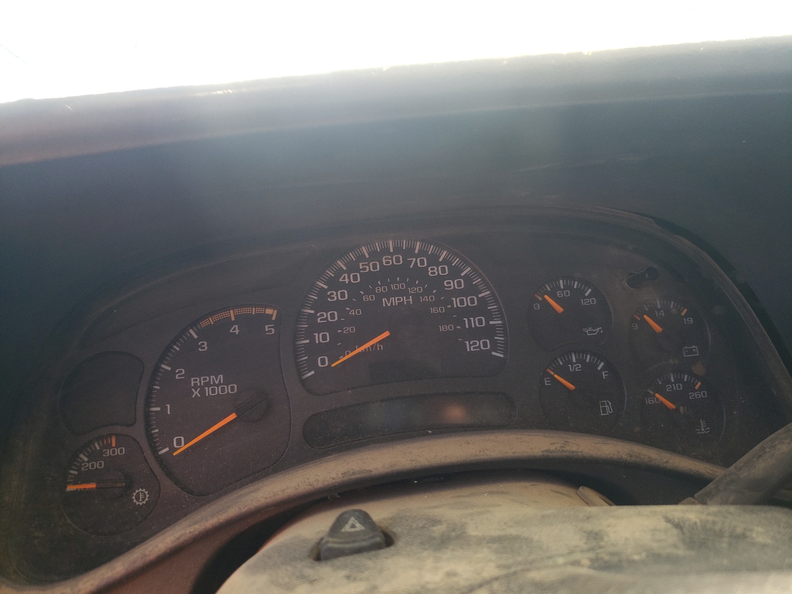 Photo 8 from auction – 2005 CHEVROLET SILVERADO with VIN 1GCJK332X5F904181