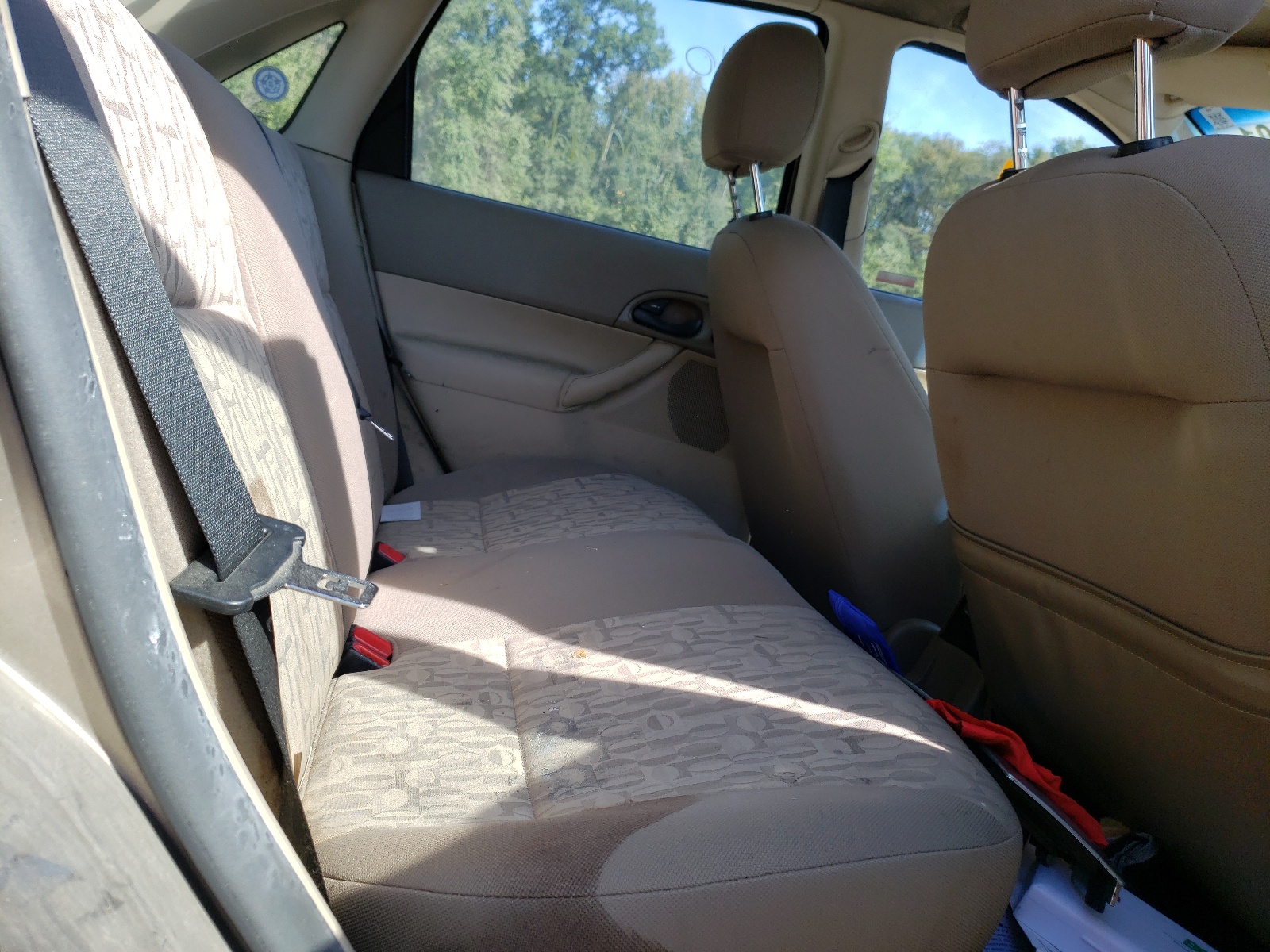 Photo 6 from auction – 2005 FORD FOCUS ZX4 with VIN 1FAFP34N45W183362