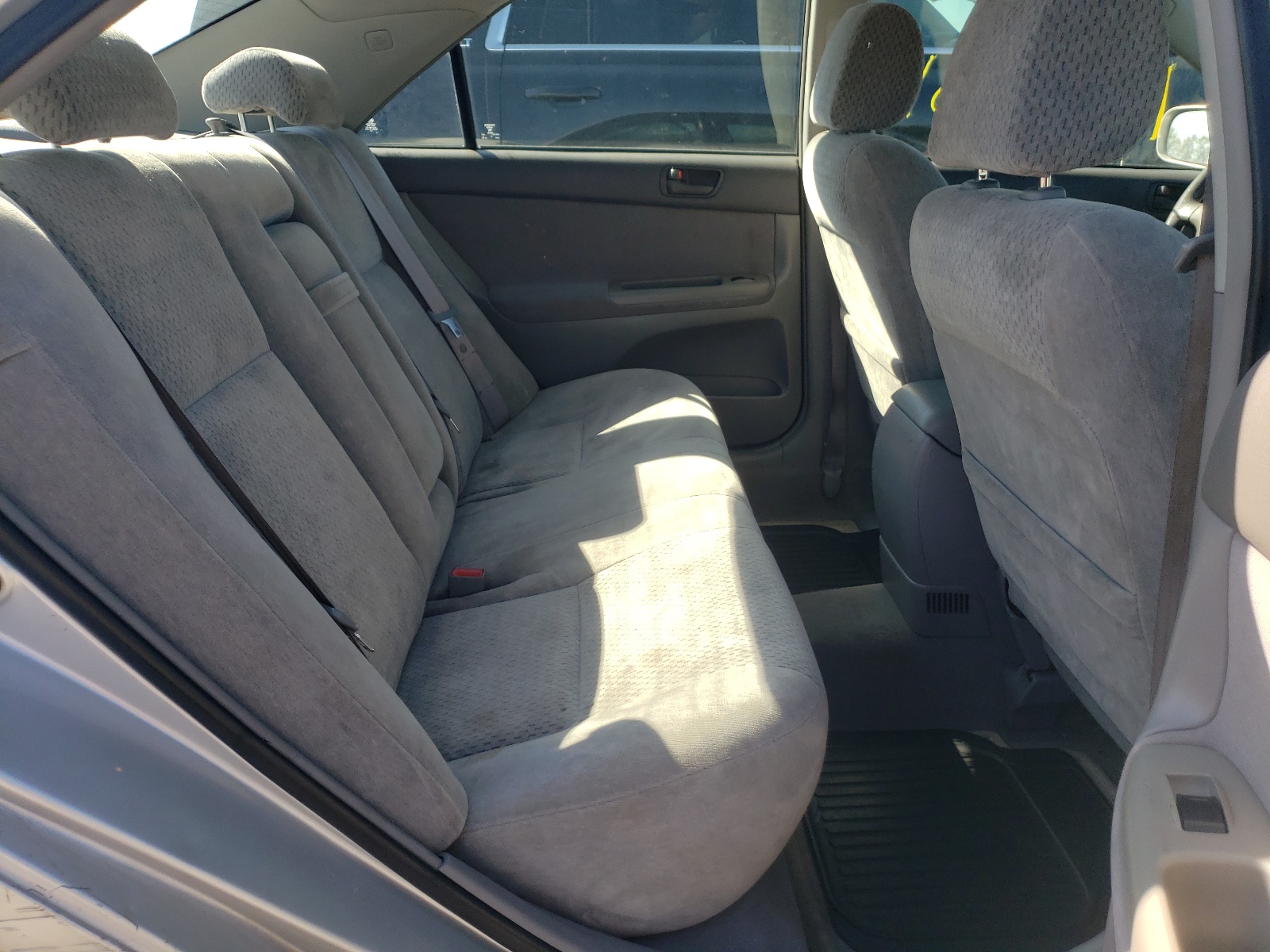 Photo 6 from auction – 2002 TOYOTA CAMRY LE with VIN 4T1BF30K72U539300