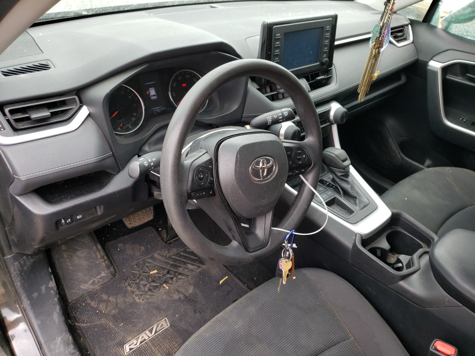 Photo 9 from auction – 2019 TOYOTA RAV4 LE with VIN 2T3H1RFV2KW006078