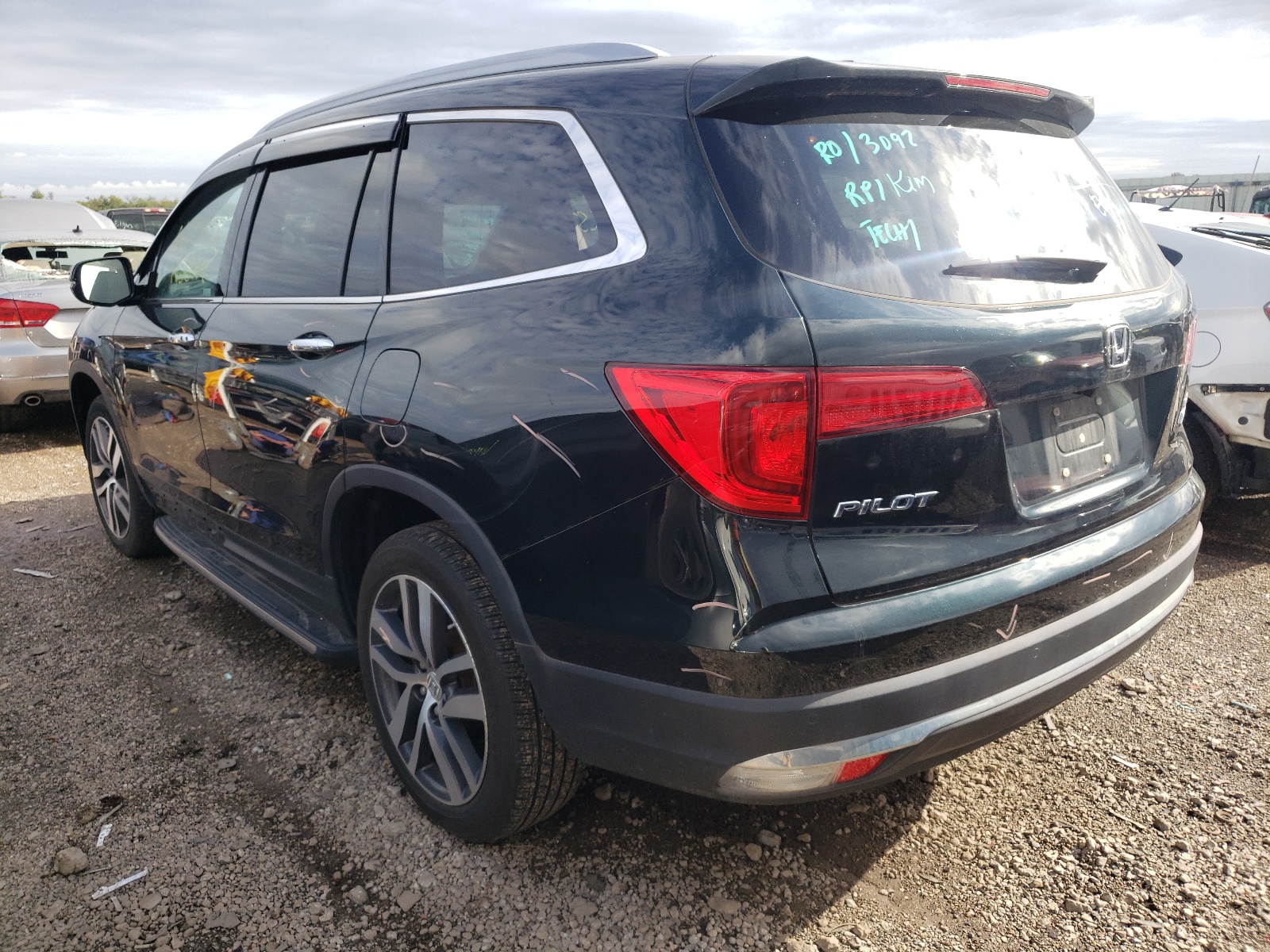 Zdjęcie 3 z aukcji – 2017 HONDA PILOT ELIT z VIN 5FNYF6H09HB101155