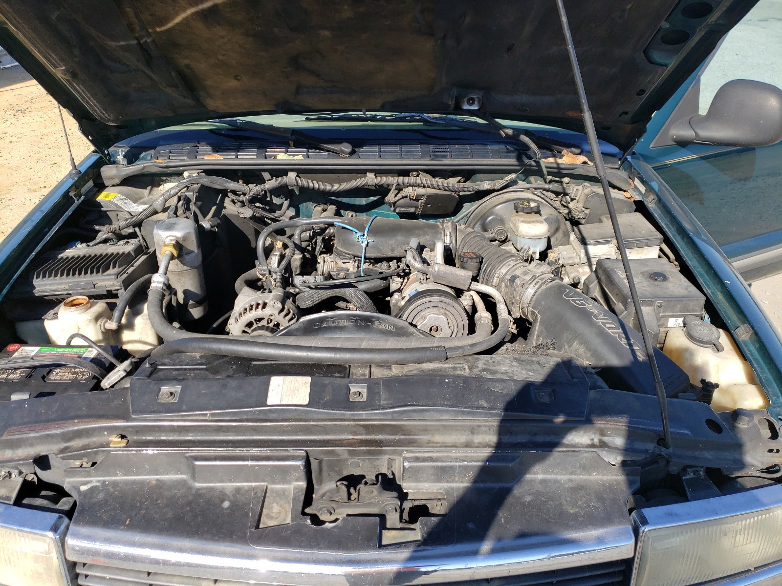 Photo 7 from auction – 1998 CHEVROLET BLAZER with VIN 1GNCS13W6W2112173