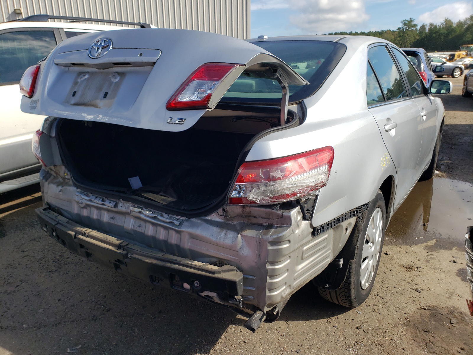 Photo 4 from auction – 2011 TOYOTA CAMRY with VIN 4T1BF3EK9BU123208