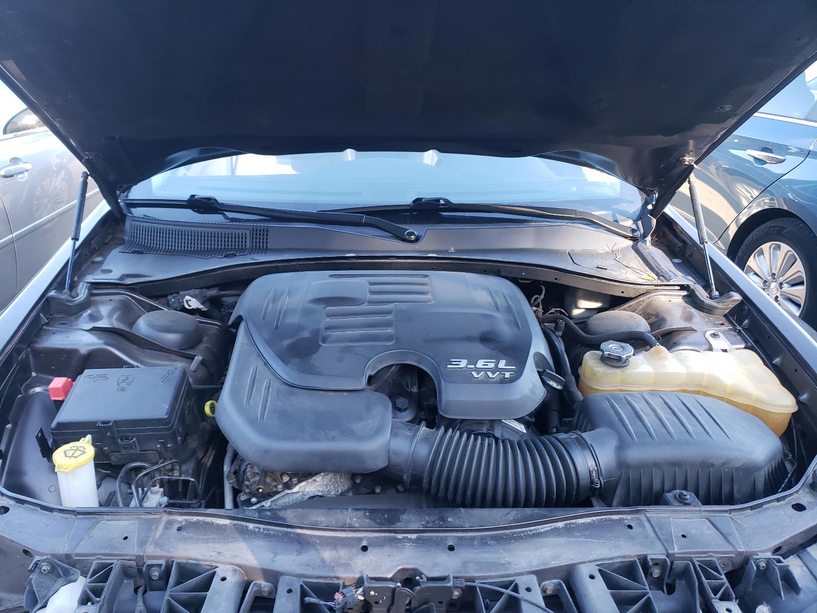 Photo 7 from auction – 2012 CHRYSLER 300 LIMITE with VIN 2C3CCACG0CH285113
