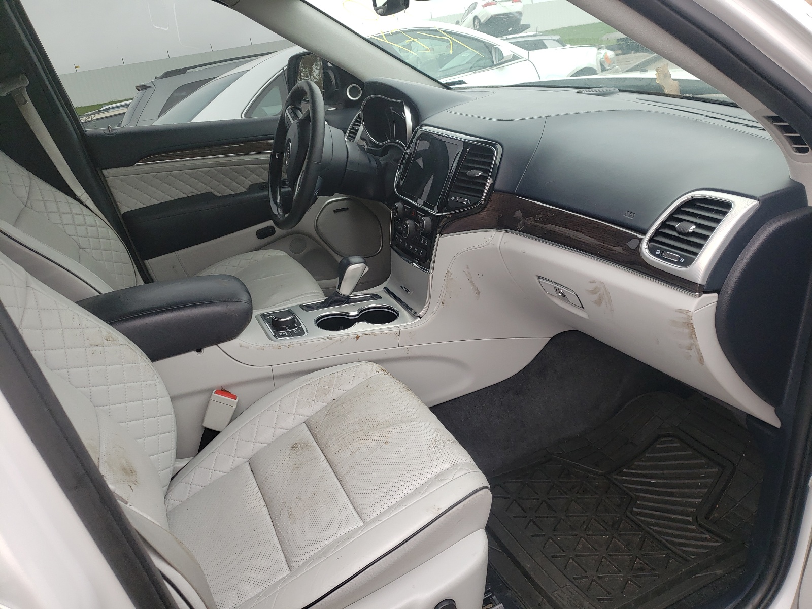 Photo 5 from auction – 2019 JEEP GRAND CHER with VIN 1C4RJFJT0KC548579