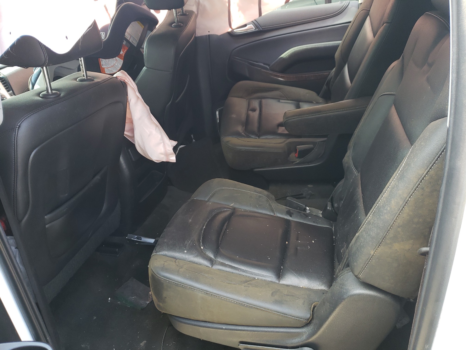 Photo 6 from auction – 2015 CHEVROLET SUBURBAN C with VIN 1GNSCKKC2FR156345