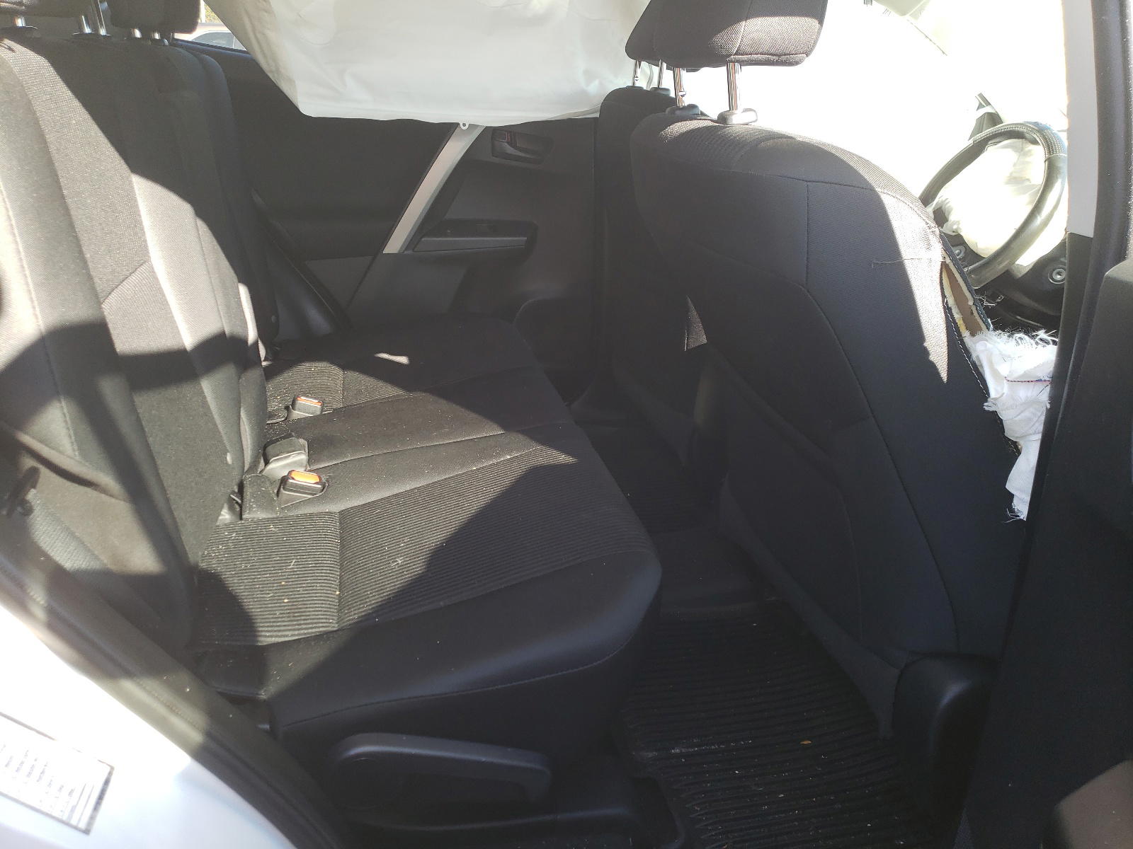 Photo 6 from auction – 2018 TOYOTA RAV4 LE with VIN 2T3BFREV7JW765008