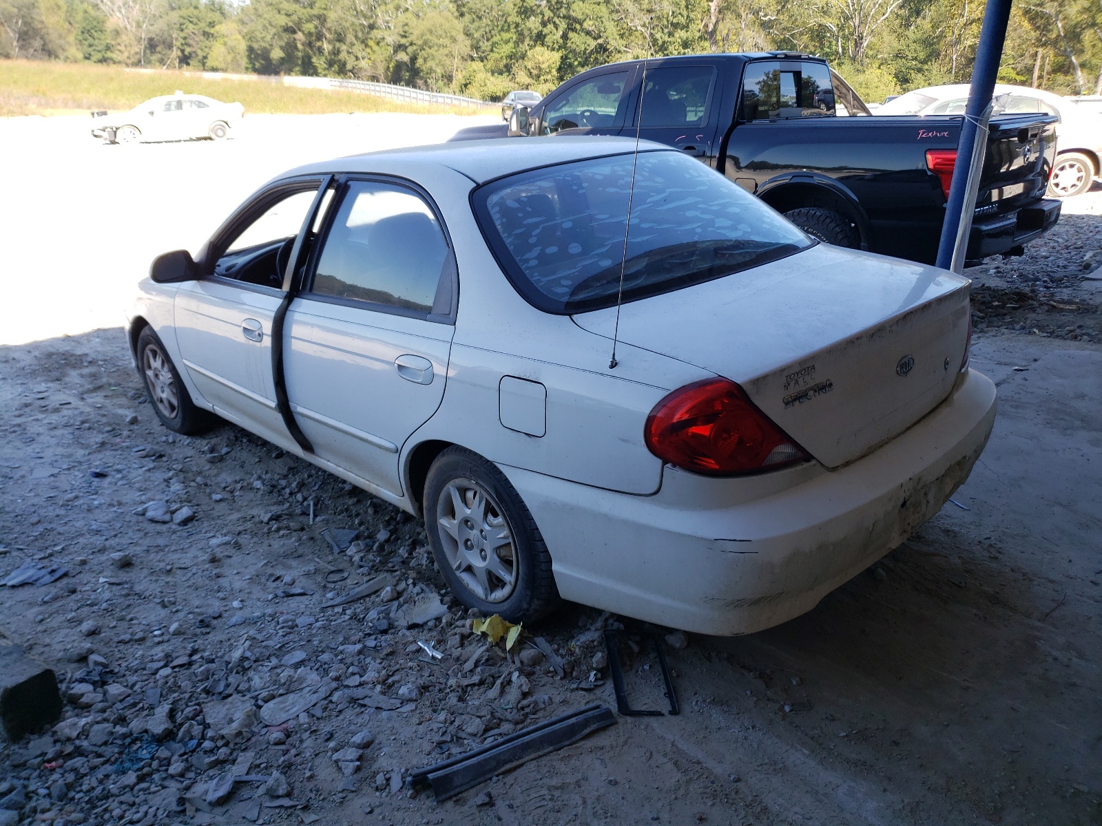 Photo 3 from auction – 2002 KIA SPECTRA BA with VIN KNAFB121325129918