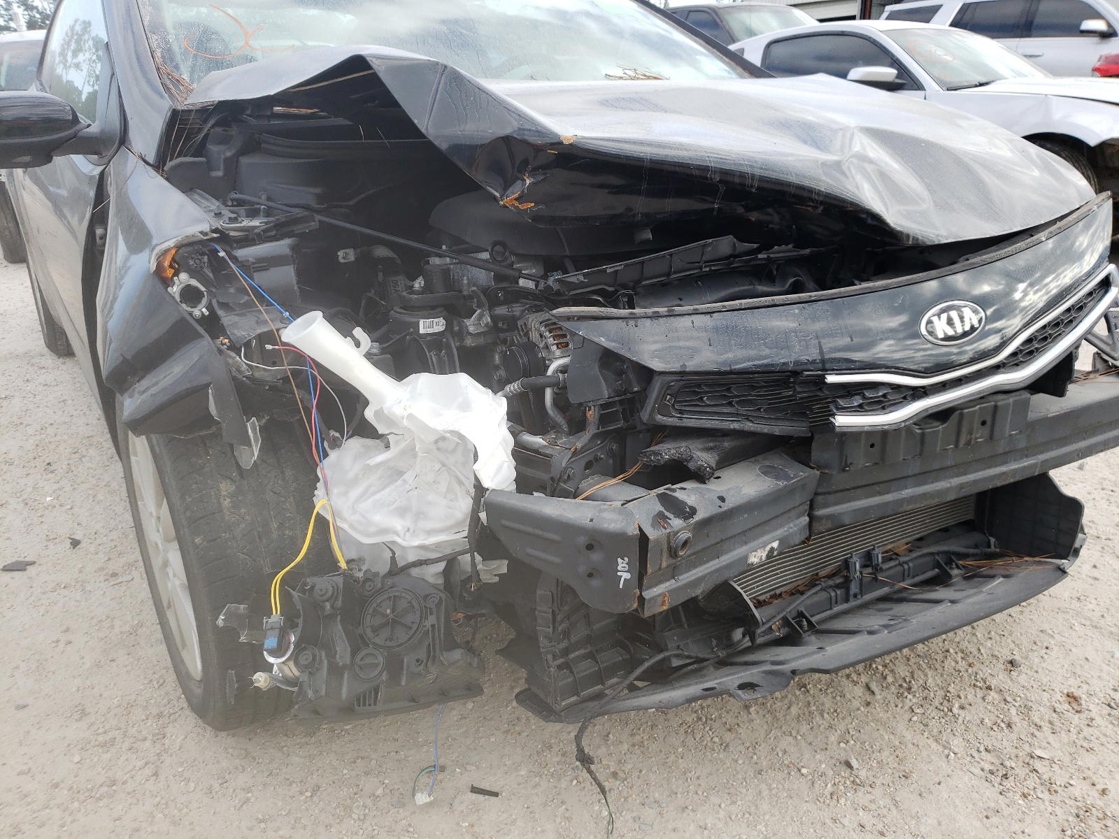 Photo 9 from auction – 2016 KIA FORTE EX with VIN KNAFX6A85G5575847