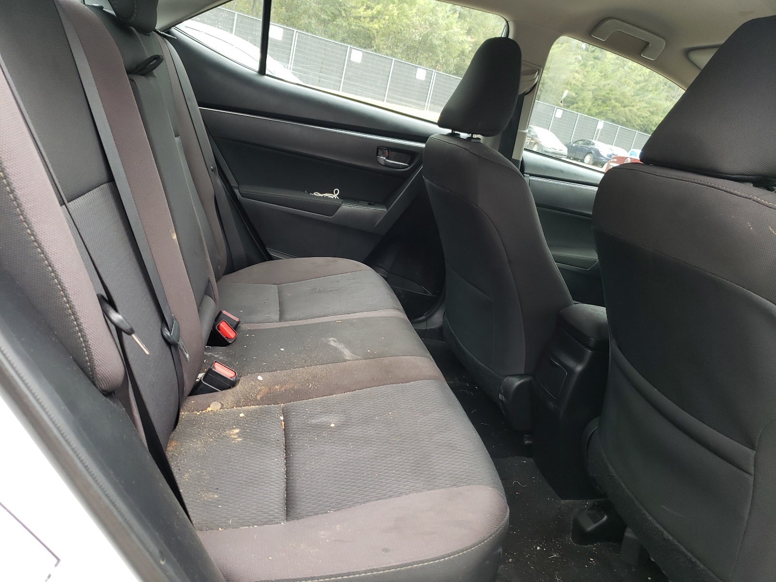 Photo 6 from auction – 2017 TOYOTA COROLLA L with VIN 2T1BURHE3HC821161