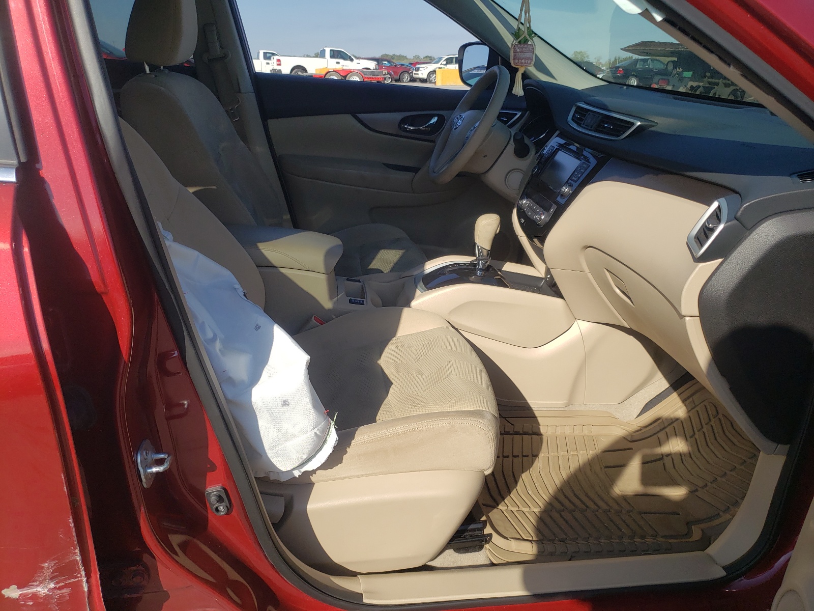 Photo 5 from auction – 2015 NISSAN ROGUE S with VIN 5N1AT2MK0FC926758