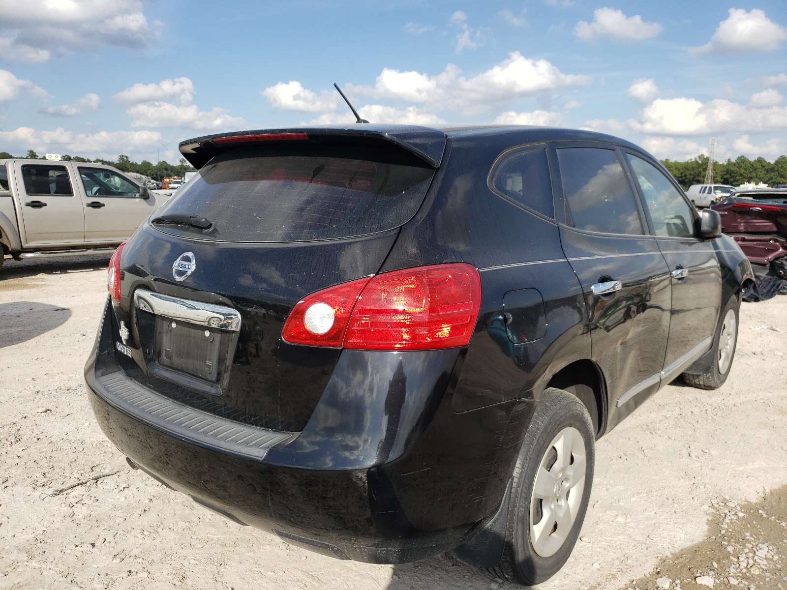 Photo 4 from auction – 2011 NISSAN ROGUE S with VIN JN8AS5MT9BW569403