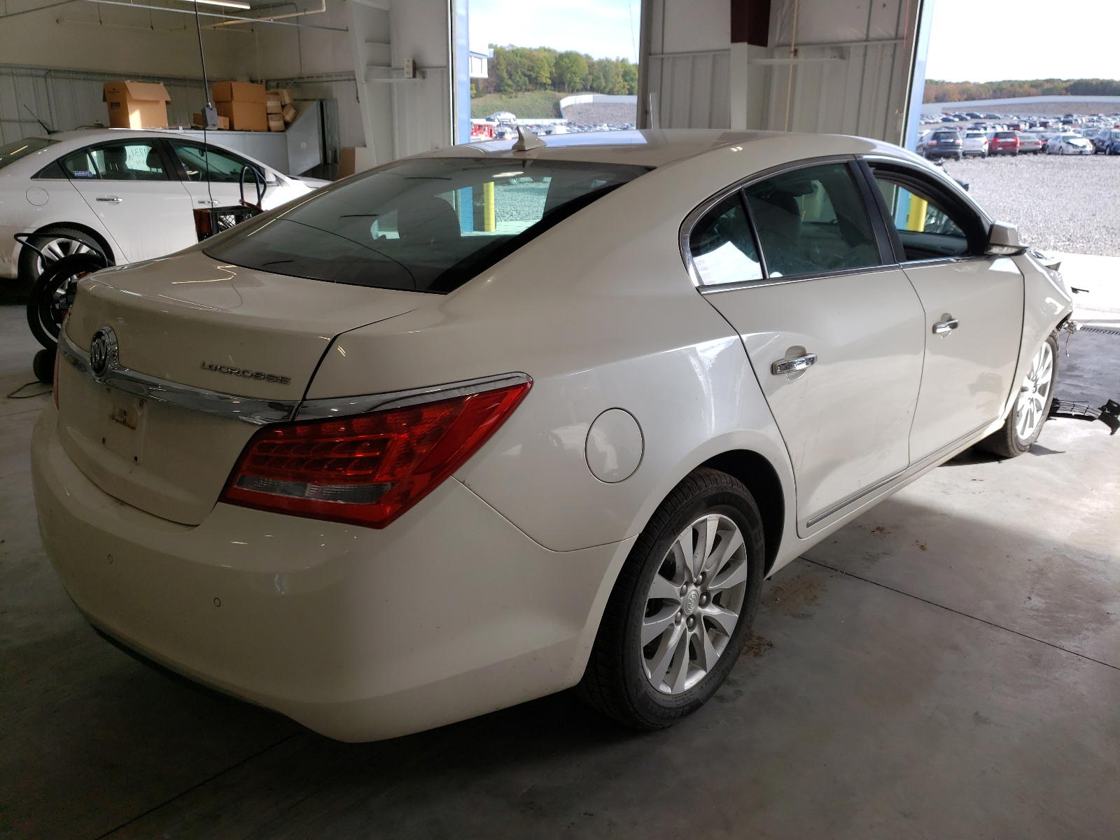 Photo 4 from auction – 2014 BUICK LACROSSE with VIN 1G4GB5GR7EF102728