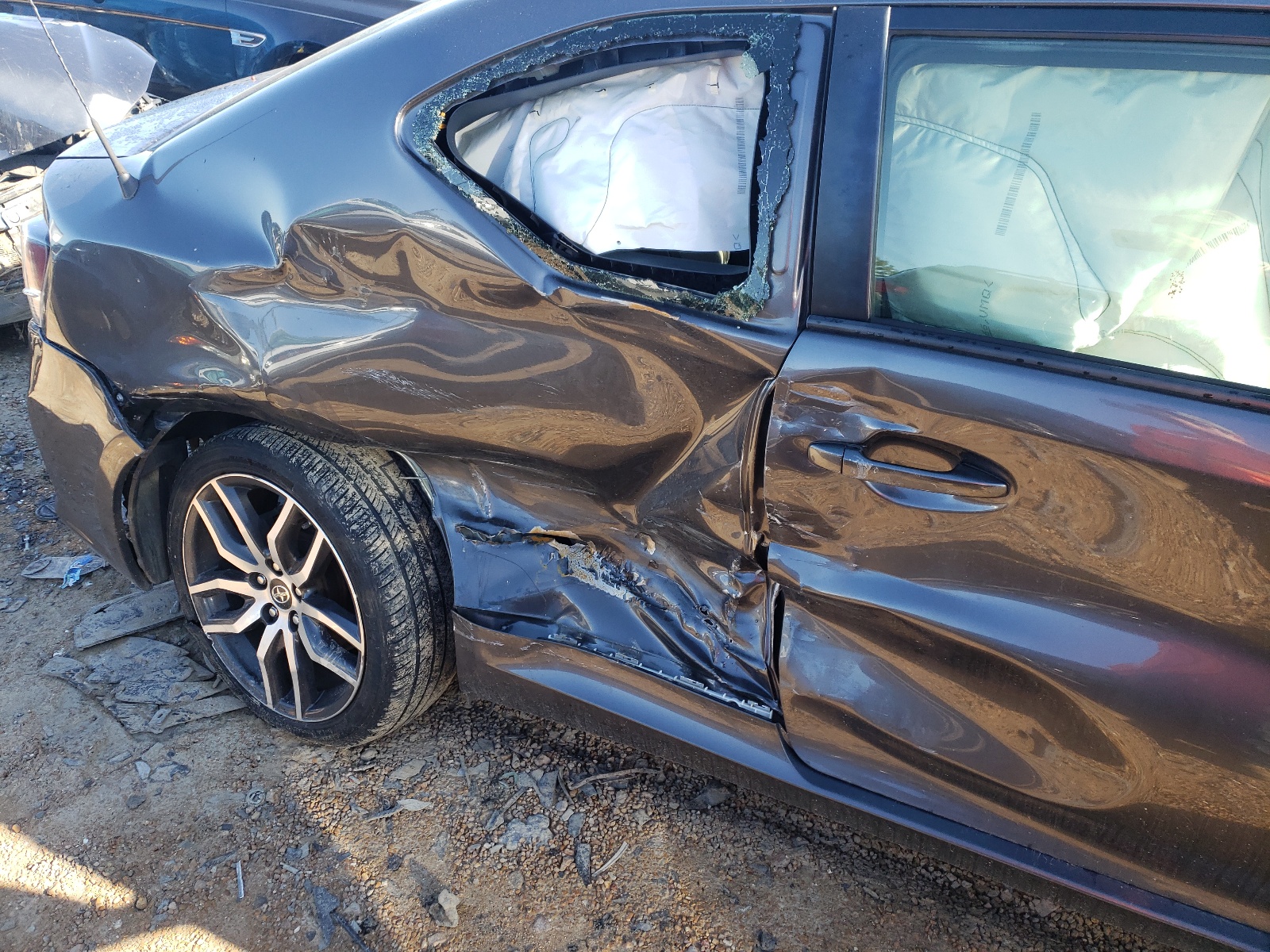 Photo 9 from auction – 2015 TOYOTA SCION TC with VIN JTKJF5C78FJ003975