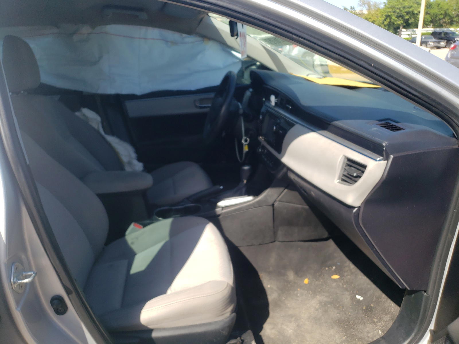 Photo 5 from auction – 2016 TOYOTA COROLLA L with VIN 5YFBURHE0GP380409