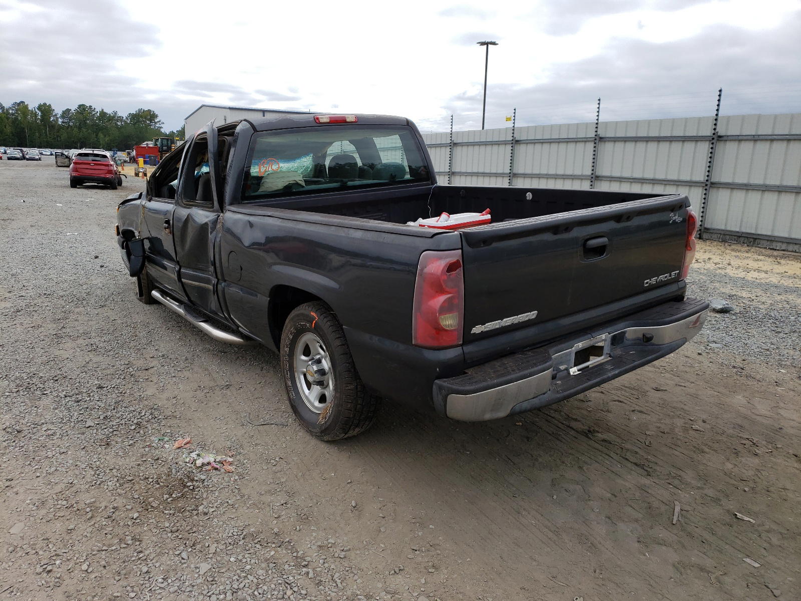 Photo 3 from auction – 2003 CHEVROLET SILVERADO with VIN 2GCEC19VX31280097