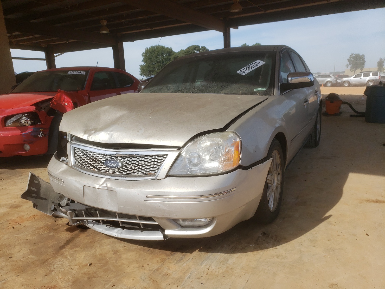 Photo 2 from auction – 2006 FORD FIVE HUNDR with VIN 1FAFP25196G137303