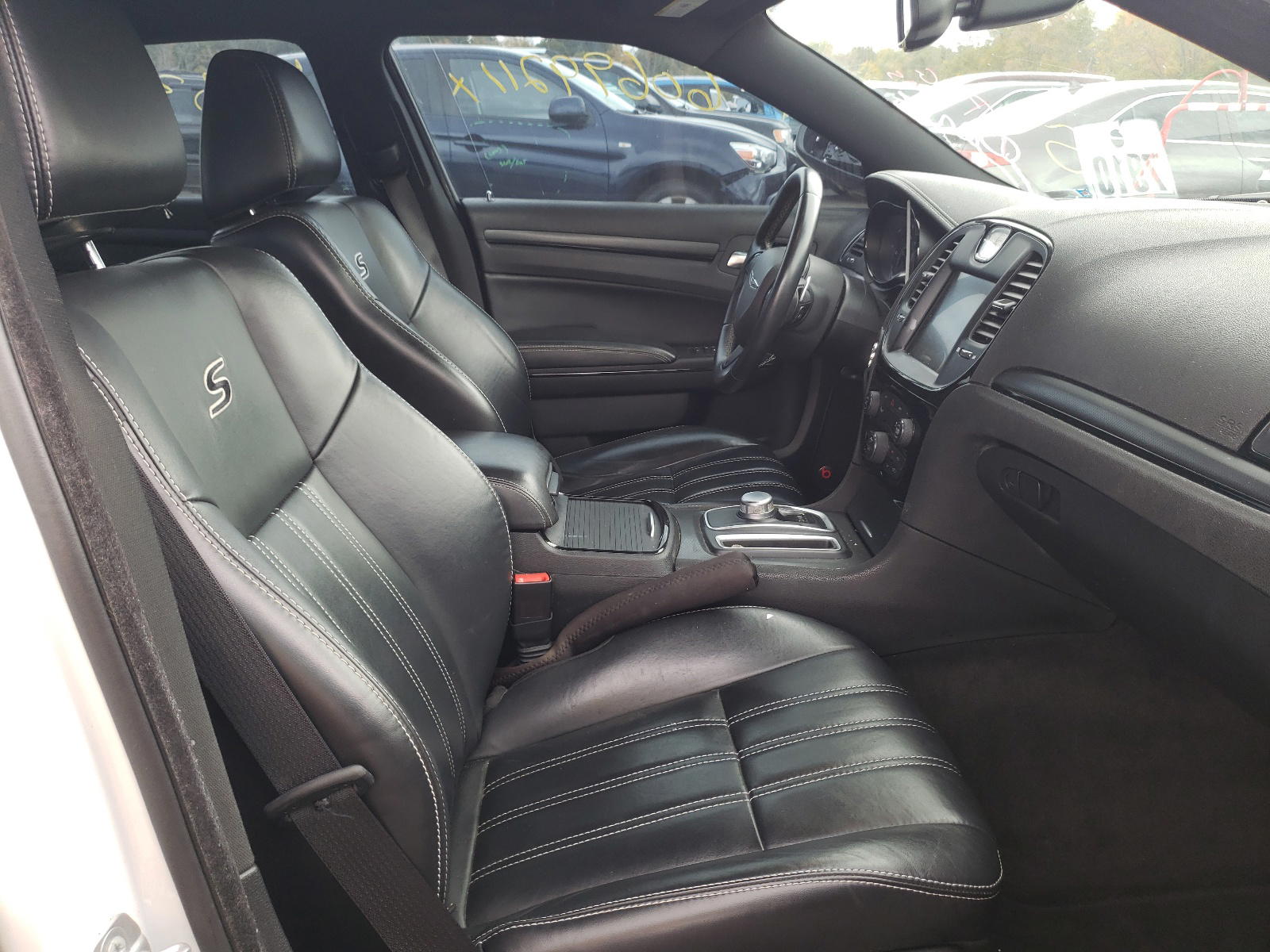 Photo 5 from auction – 2016 CHRYSLER 300 S with VIN 2C3CCAGG9GH161891