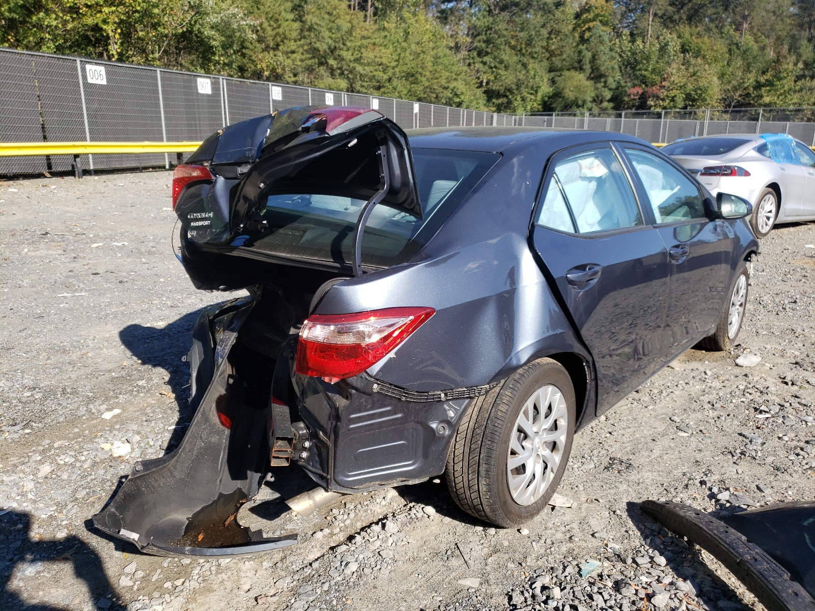 Photo 4 from auction – 2017 TOYOTA COROLLA L with VIN 2T1BURHE1HC882606