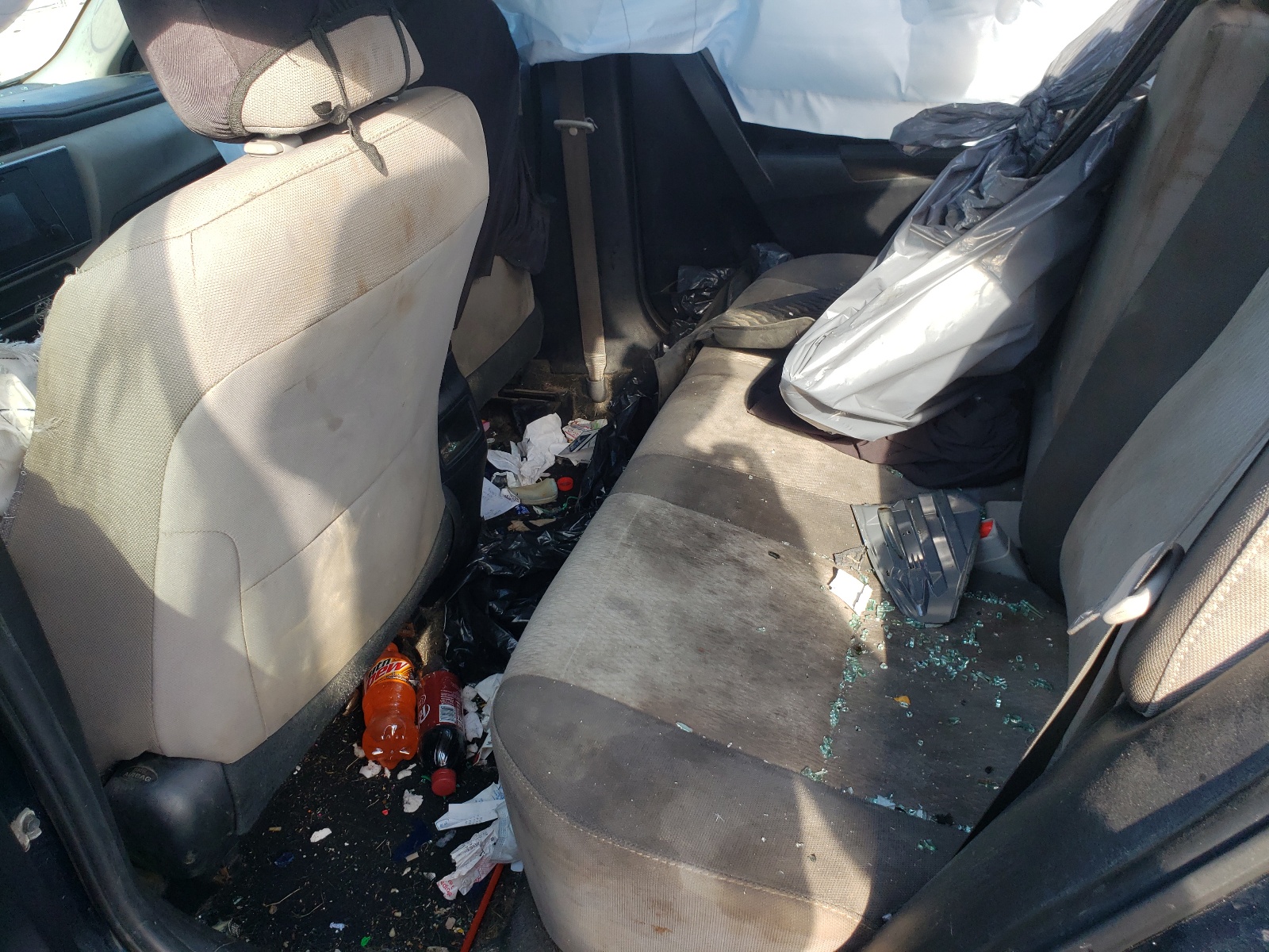 Photo 6 from auction – 2018 TOYOTA COROLLA L with VIN 2T1BURHE9JC023303