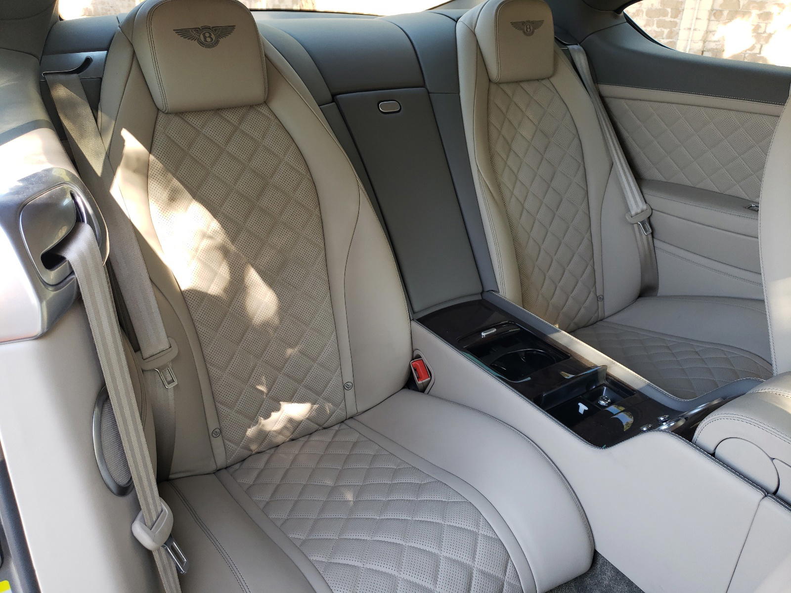 Photo 6 from auction – 2017 BENTLEY CONTINENTA with VIN SCBFY7ZA2HC060057