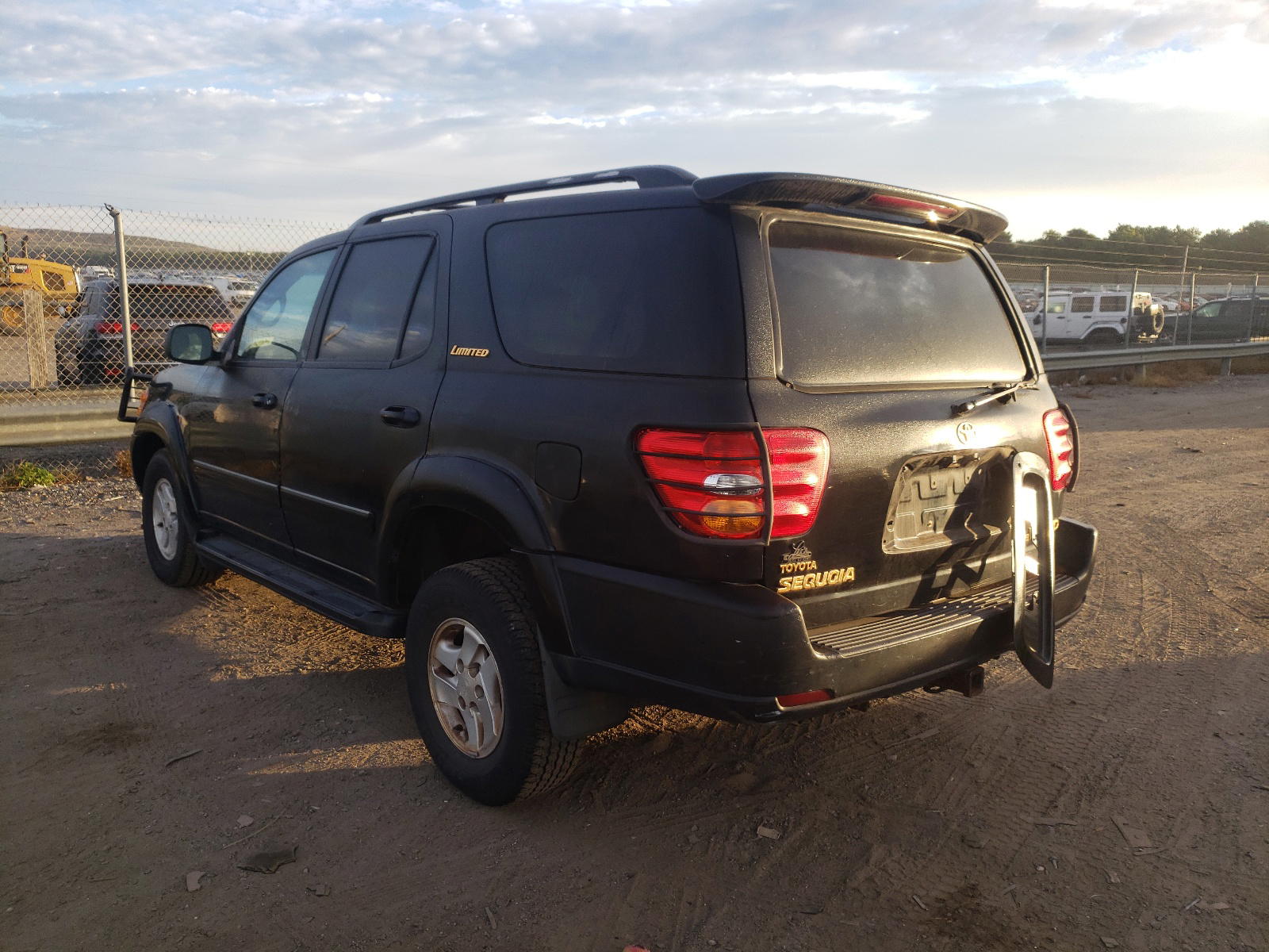 Photo 3 from auction – 2002 TOYOTA SEQUOIA LI with VIN 5TDBT48AX2S096739