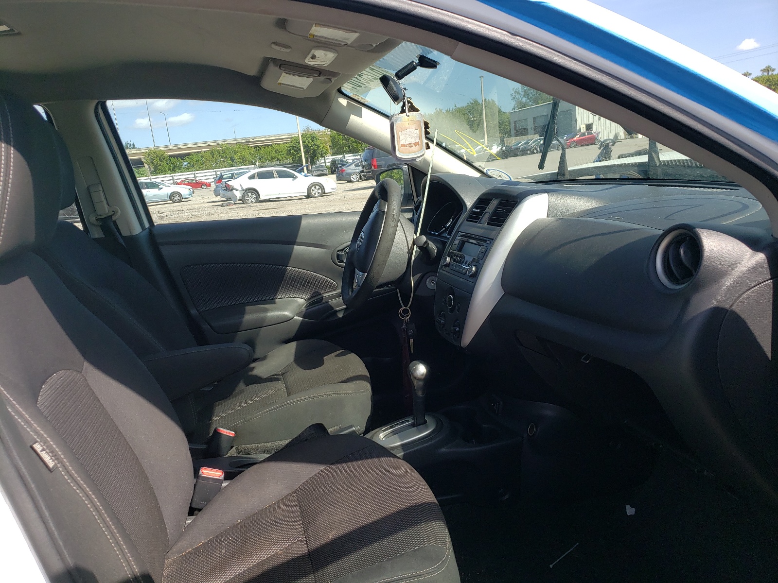 Photo 5 from auction – 2017 NISSAN VERSA S with VIN 3N1CN7AP6HL815873