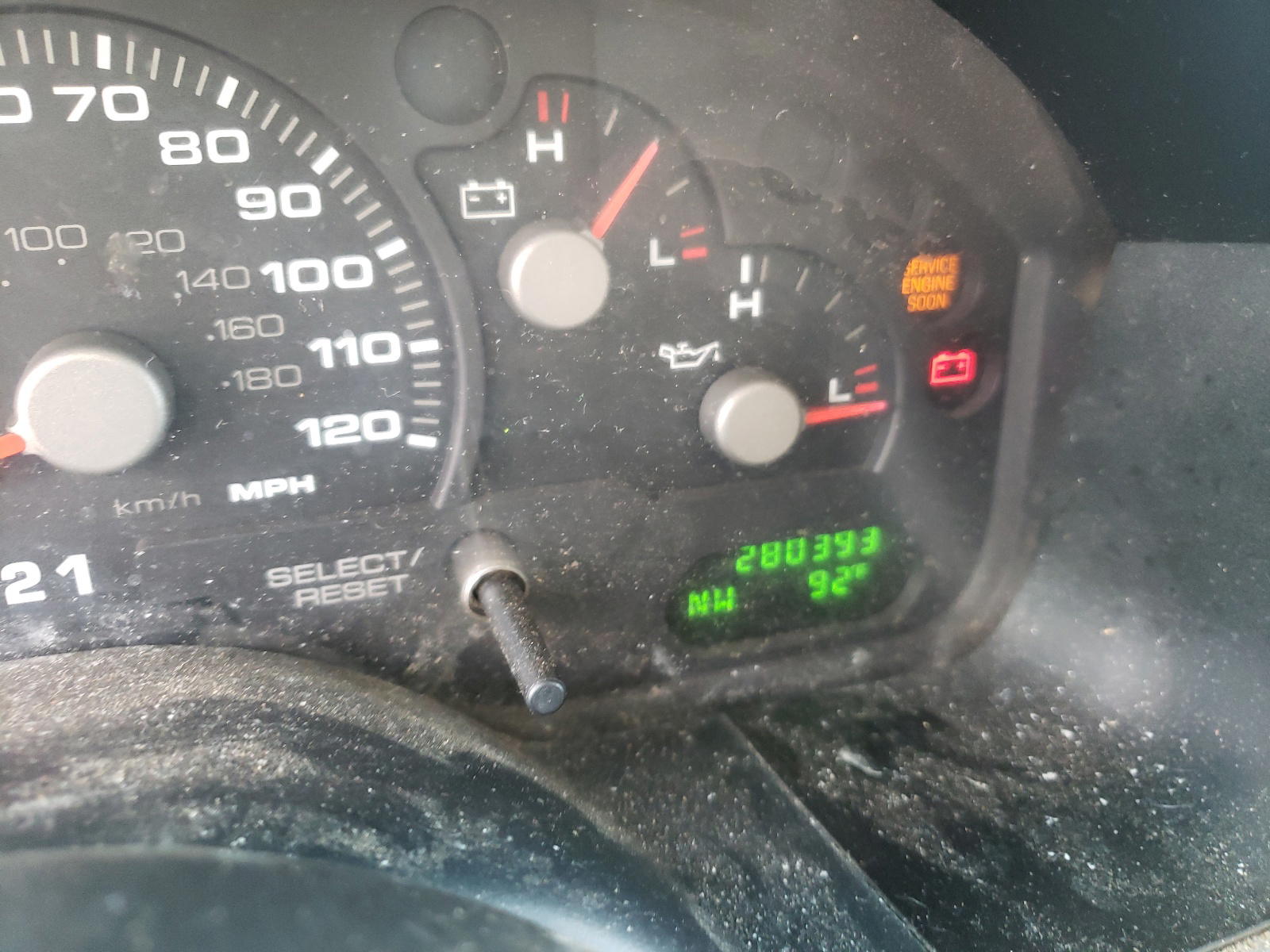 Photo 8 from auction – 2004 FORD EXPLORER X with VIN 1FMDU73W94UB06309