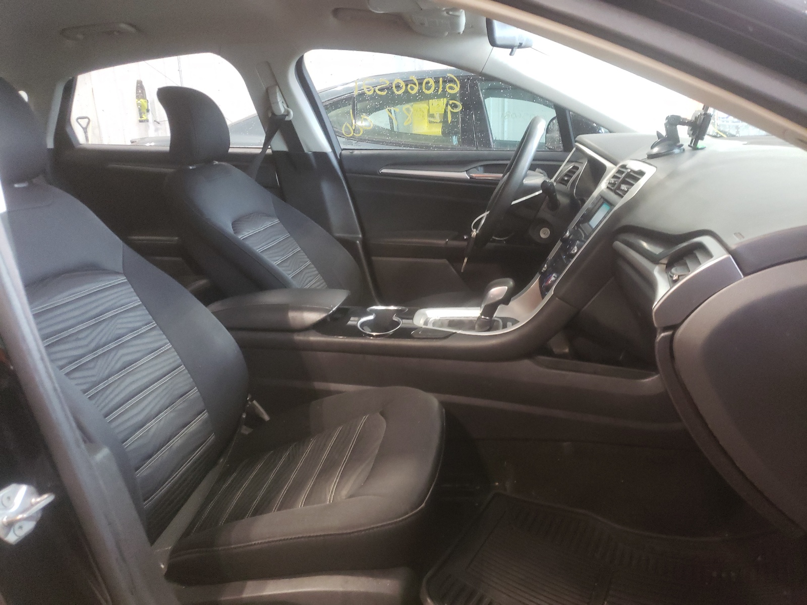 Photo 5 from auction – 2016 FORD FUSION SE with VIN 1FA6P0HDXG5124440