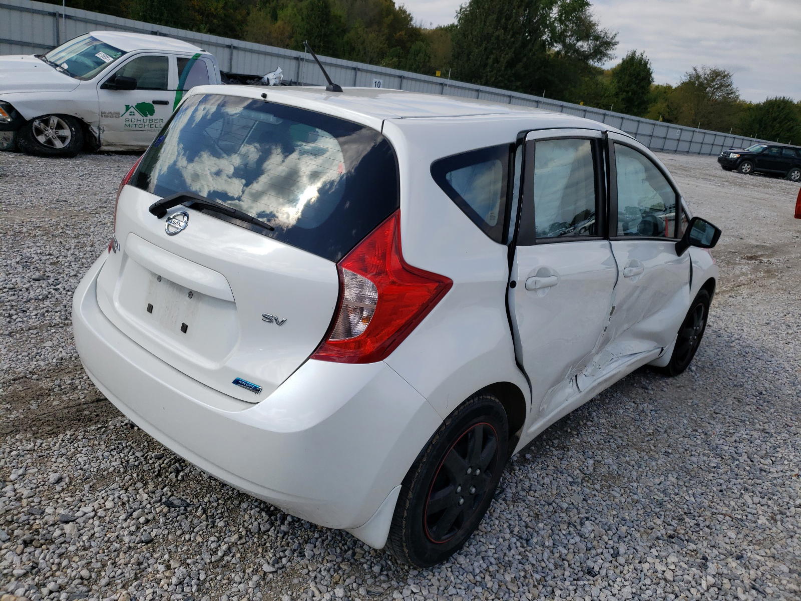 Photo 4 from auction – 2015 NISSAN VERSA NOTE with VIN 3N1CE2CP0FL387103
