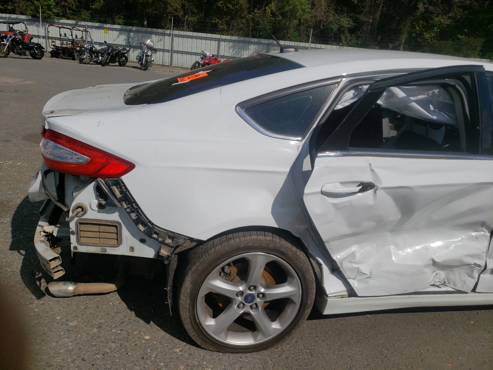 Photo 9 from auction – 2014 FORD FUSION SE with VIN 3FA6P0H77ER306438