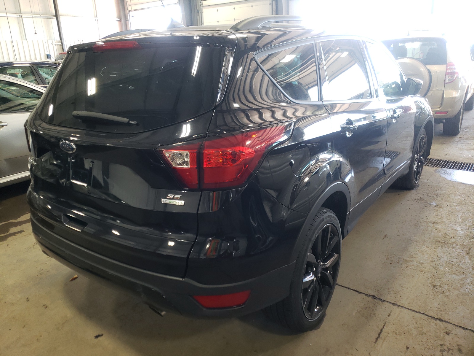Photo 4 from auction – 2019 FORD ESCAPE SE with VIN 1FMCU0GD5KUC05881