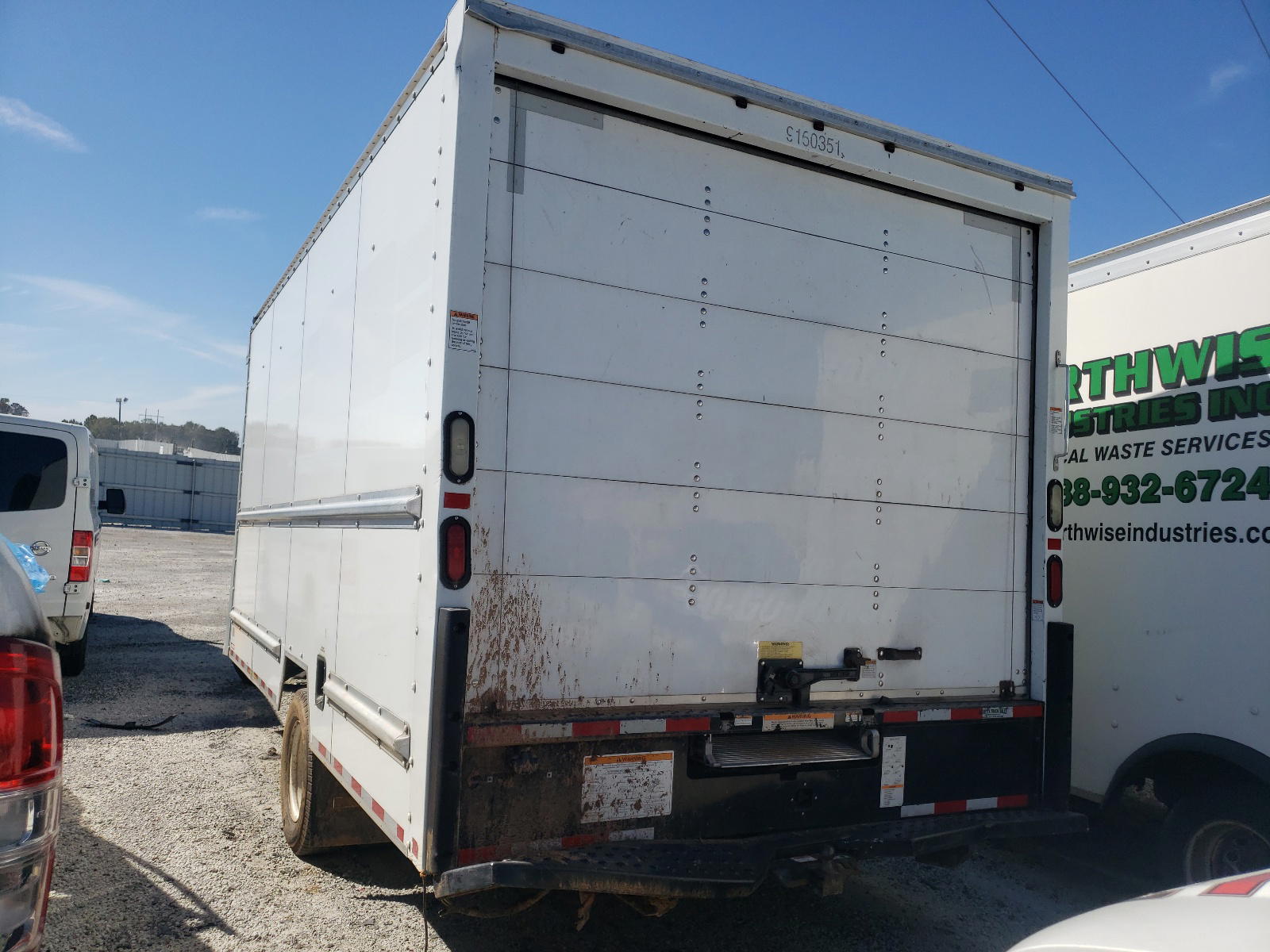 Photo 3 from auction – 2016 FORD ECONOLINE with VIN 1FDWE3FS2GDC37576