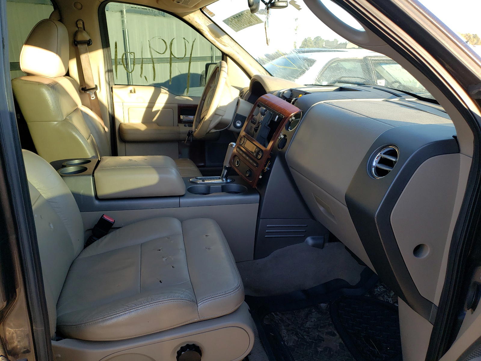 Photo 5 from auction – 2005 FORD F150 SUPER with VIN 1FTPW12575FA54928