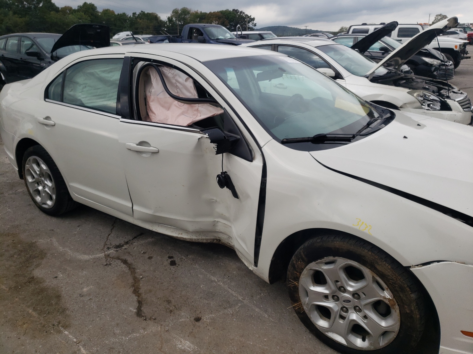 Photo 9 from auction – 2011 FORD FUSION SE with VIN 3FAHP0HA9BR322740