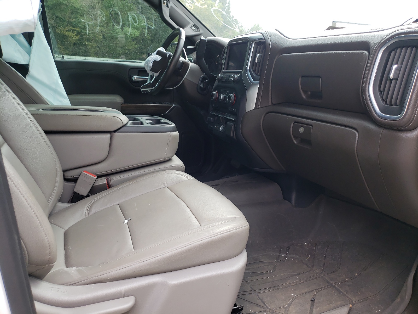 Photo 5 from auction – 2019 CHEVROLET SILVERADO with VIN 3GCUYDED4KG172656