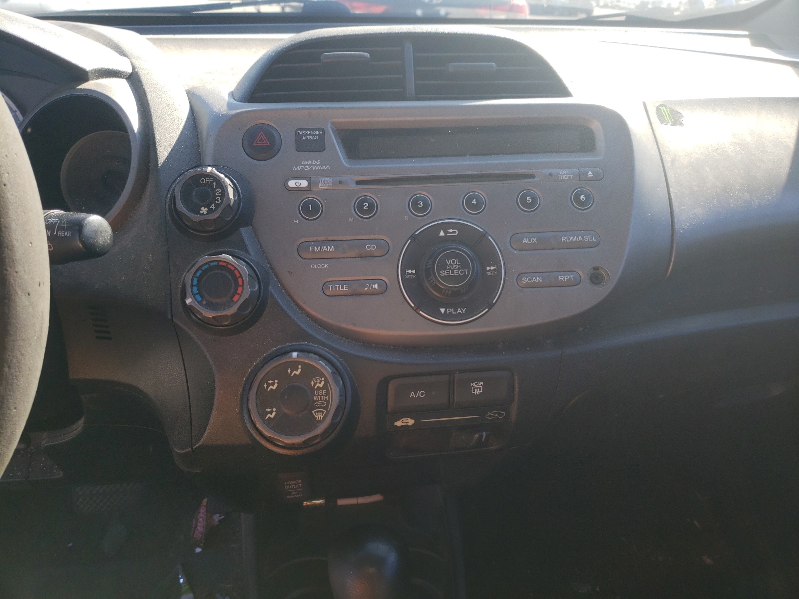 Photo 9 from auction – 2010 HONDA FIT with VIN JHMGE8H20AC019943