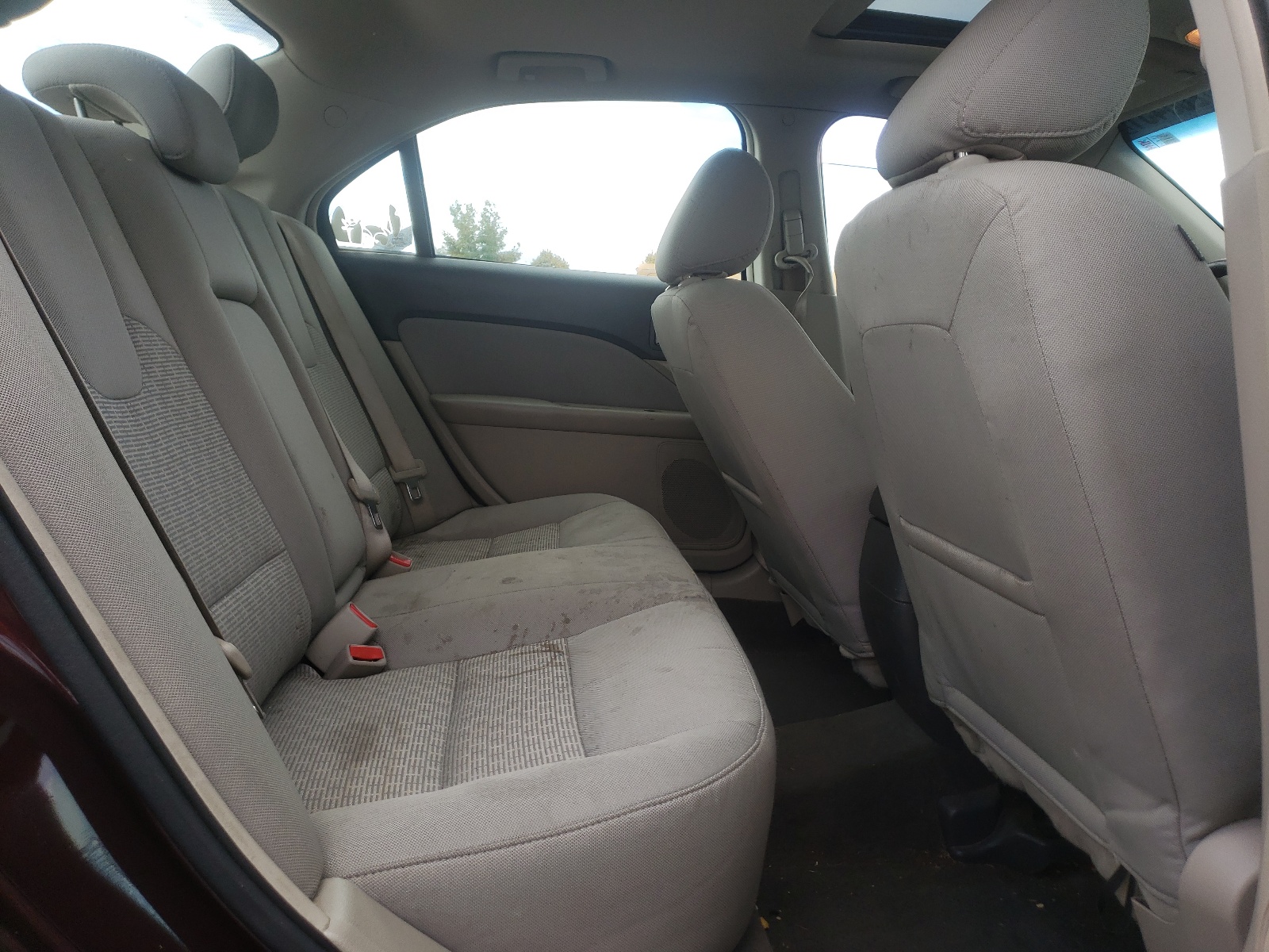 Photo 6 from auction – 2011 FORD FUSION SE with VIN 3FAHP0HA8BR128619
