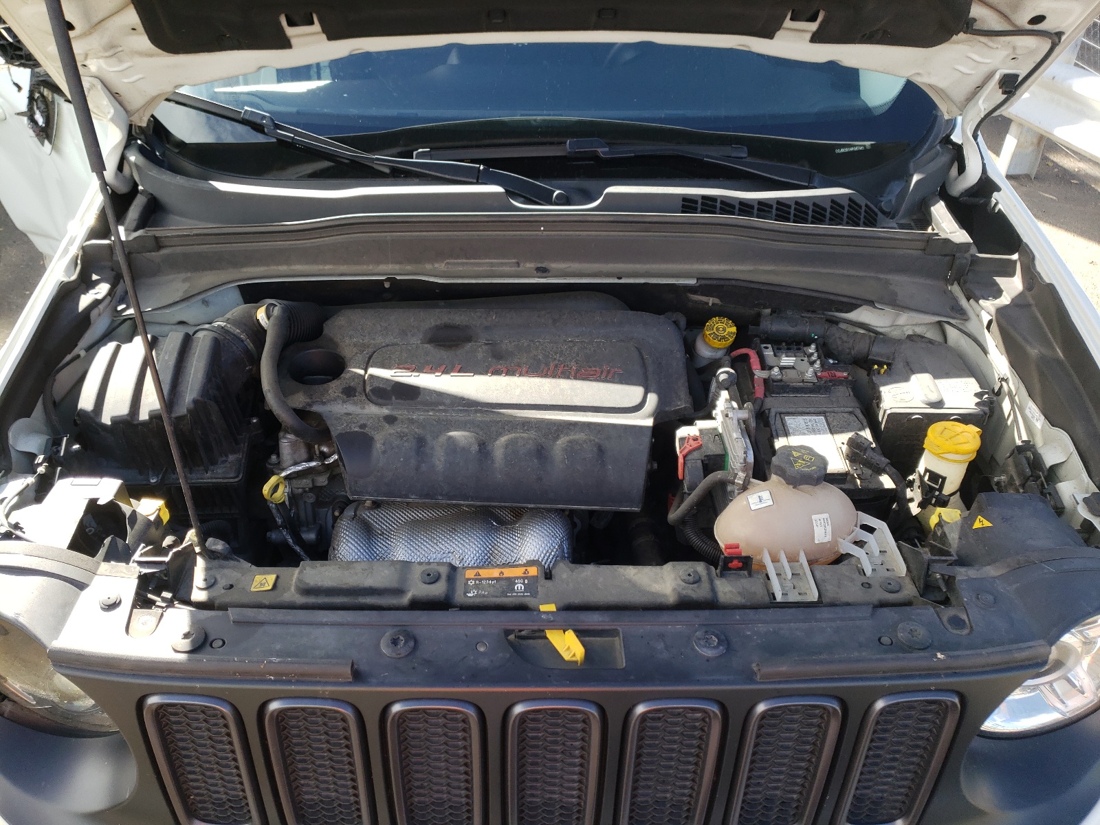 Photo 7 from auction – 2017 JEEP RENEGADE T with VIN ZACCJBCB1HPG57463