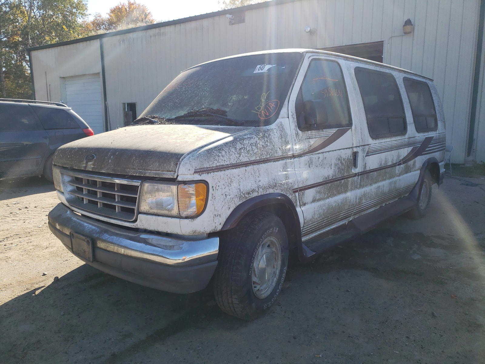 Photo 2 from auction – 1995 FORD ECONOLINE with VIN 1FDEE14H0SHA57697