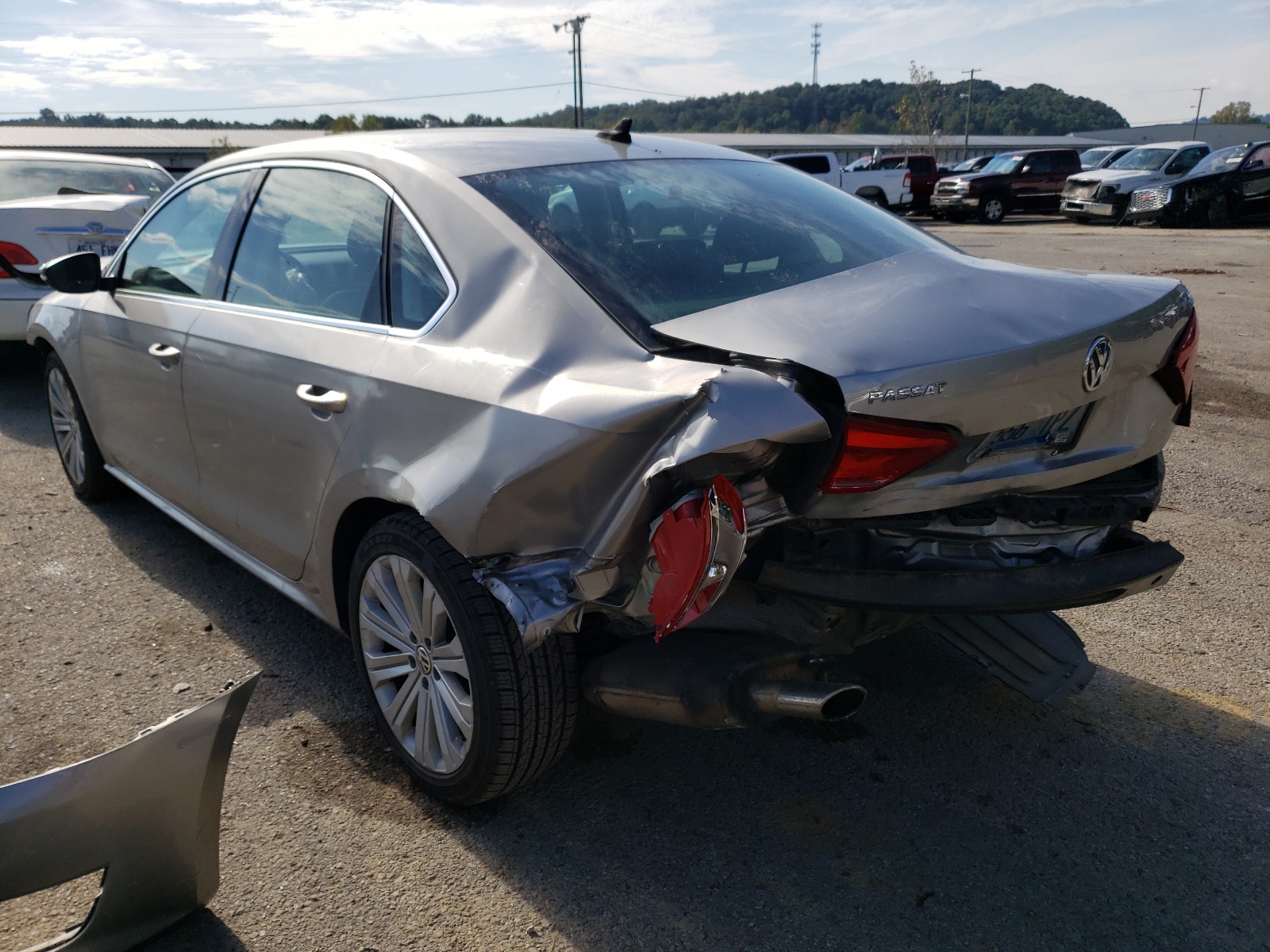 Photo 3 from auction – 2012 VOLKSWAGEN PASSAT SE with VIN 1VWBP7A39CC041474