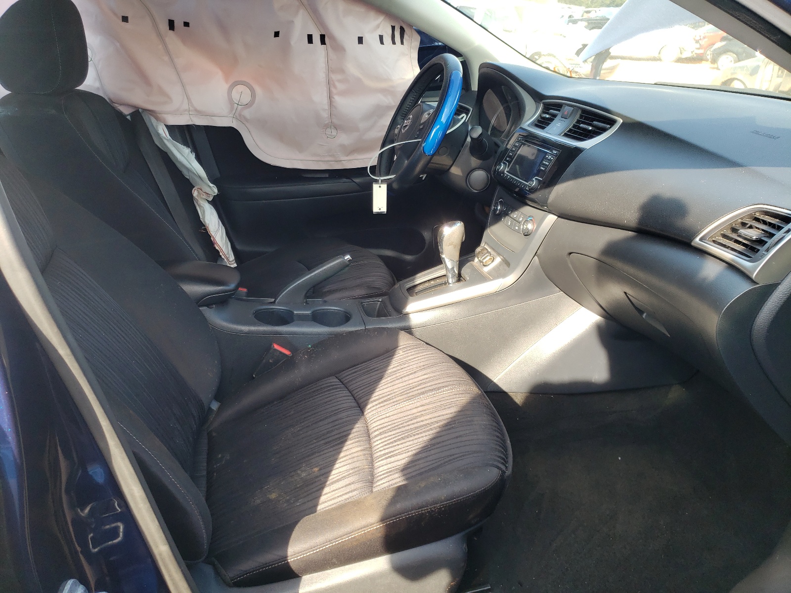 Photo 5 from auction – 2017 NISSAN SENTRA S with VIN 3N1AB7AP1HY374849