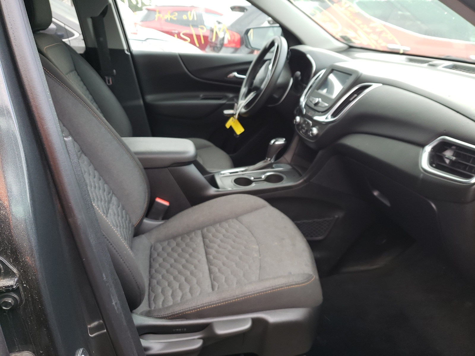 Photo 5 from auction – 2018 CHEVROLET EQUINOX LT with VIN 2GNAXJEV1J6330949