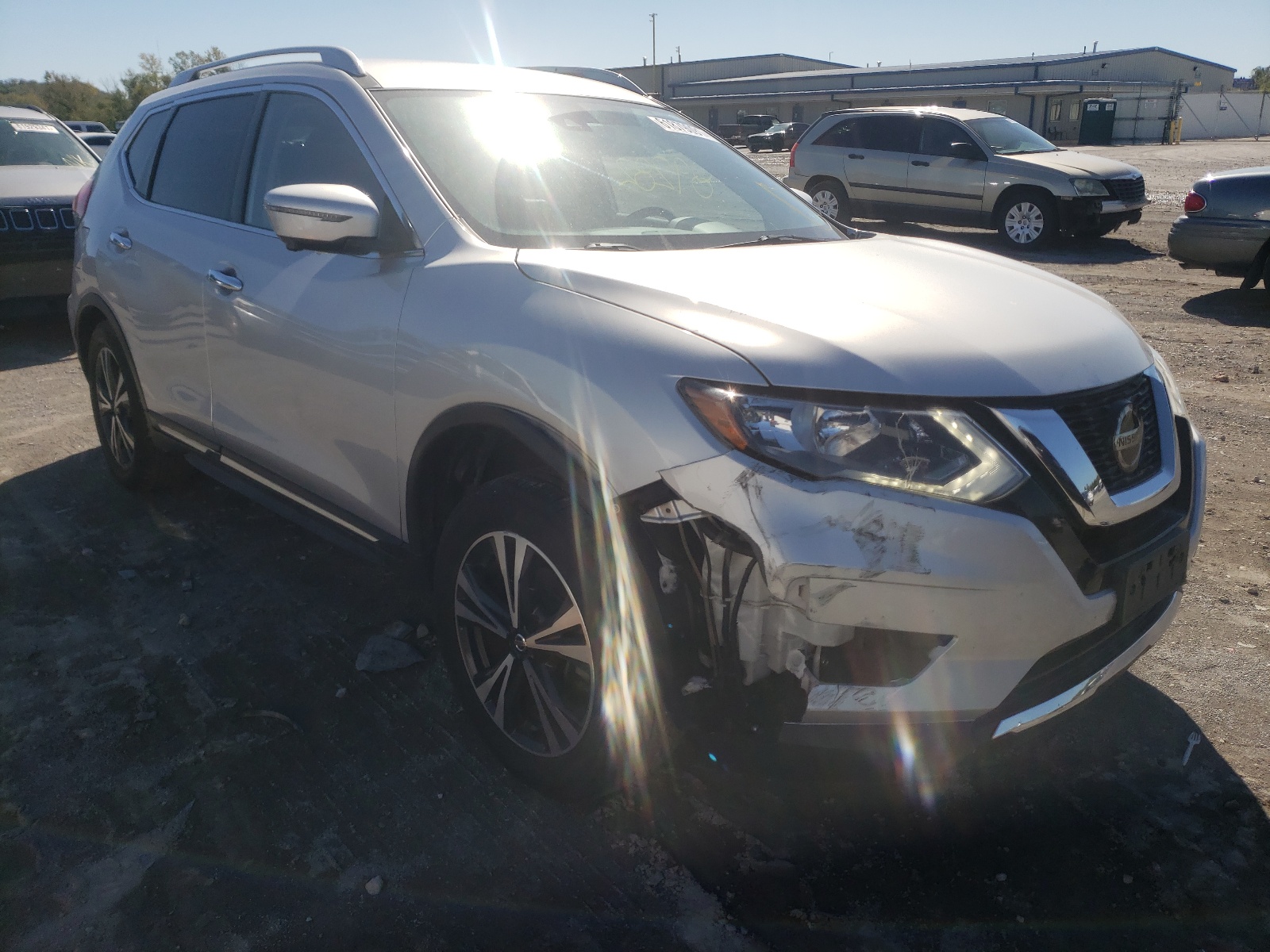 NISSAN ROGUE S 2018 with VIN JN8AT2MV8JW320375 - Photo from auction