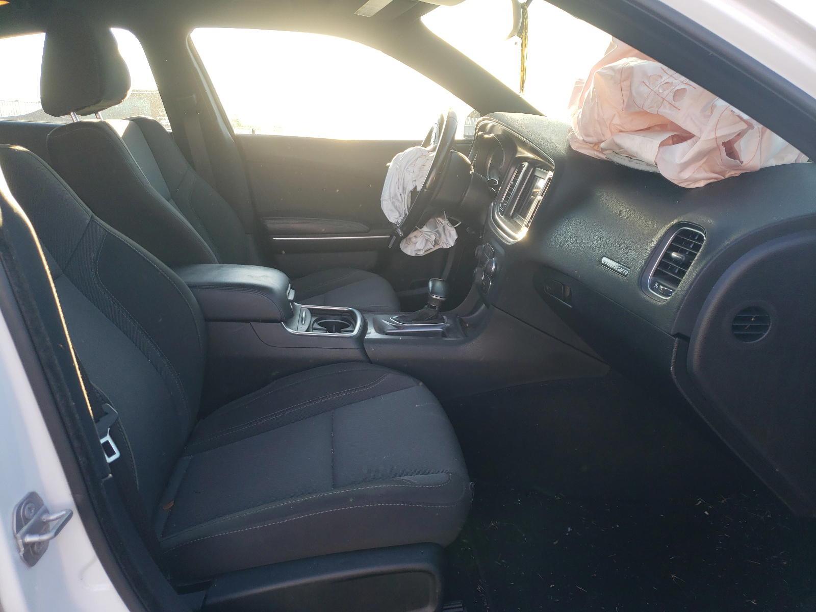 Photo 5 from auction – 2019 DODGE CHARGER with VIN 2C3CDXBG8KH640853