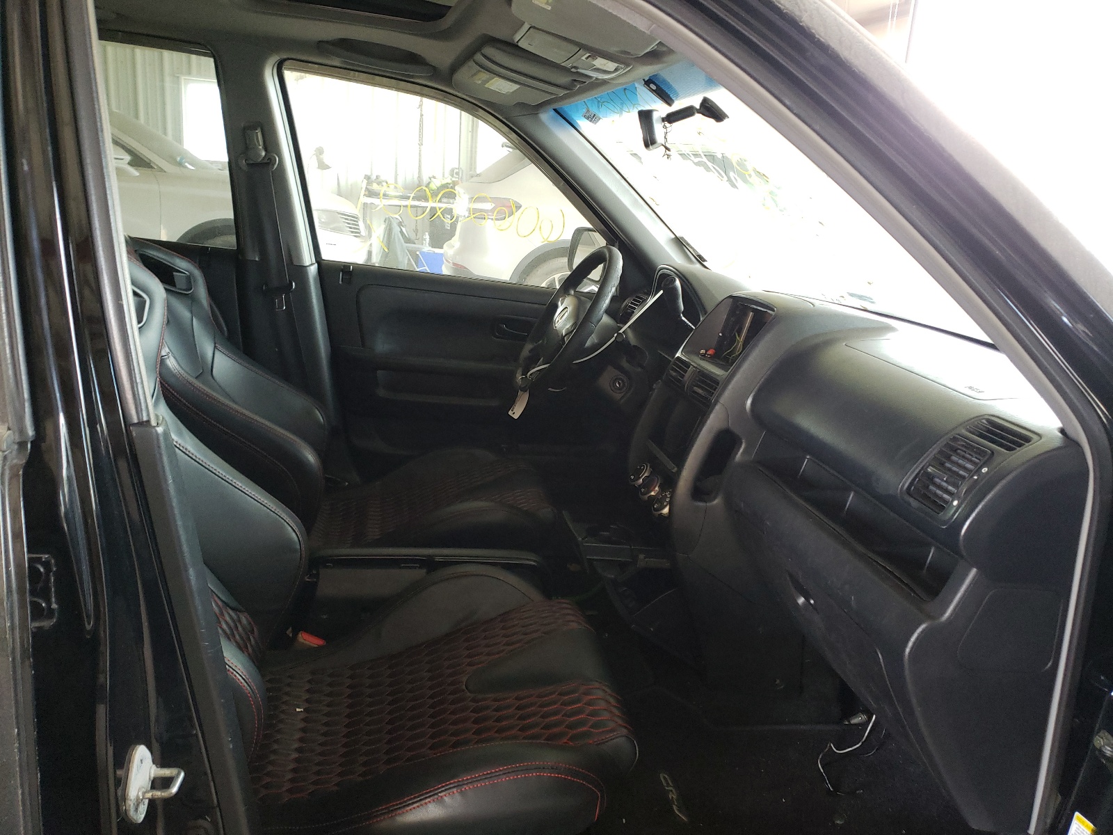 Photo 5 from auction – 2004 HONDA CR-V EX with VIN SHSRD788X4U249050