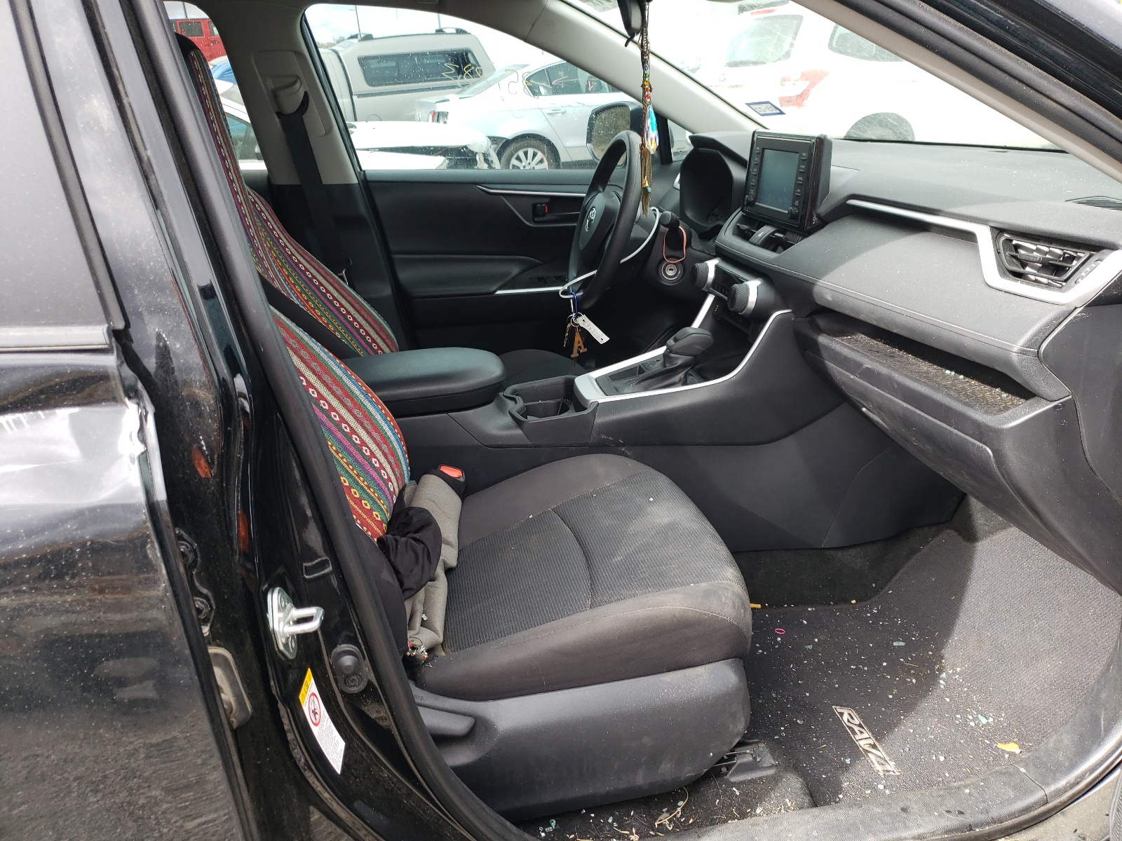 Photo 5 from auction – 2019 TOYOTA RAV4 LE with VIN 2T3H1RFV2KW006078