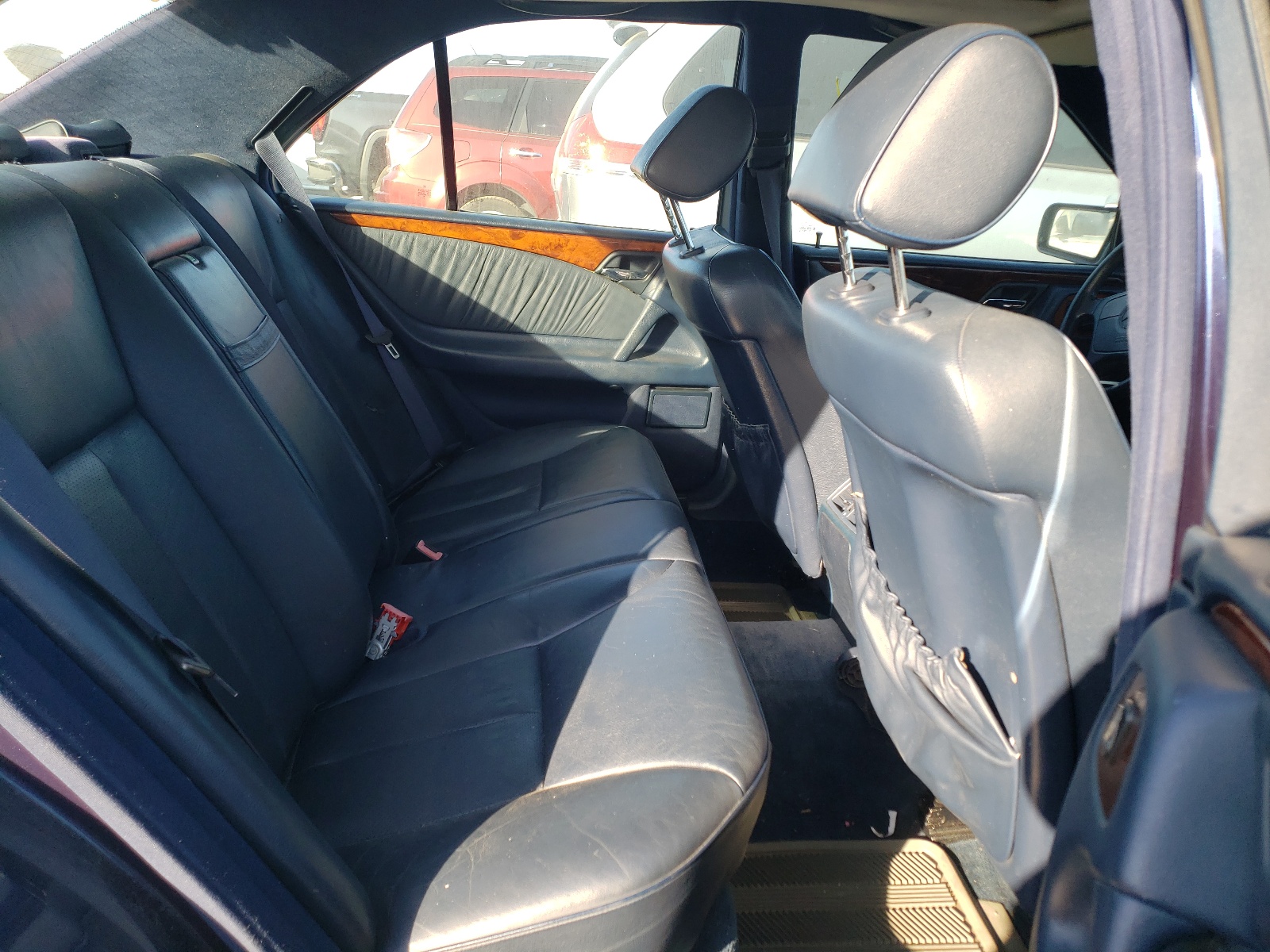 Photo 6 from auction – 1999 MERCEDES-BENZ E-320 with VIN WDBJF82F1WX006858