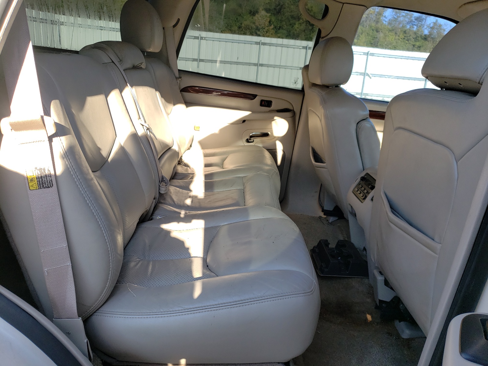 Photo 6 from auction – 2003 CADILLAC ESCALADE L with VIN 1GYEK63N13R289958